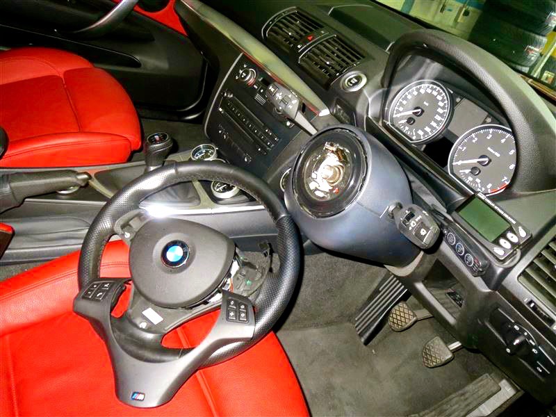 E82 135i 純正ステアリング|Y'zBAHN ワイズバーン