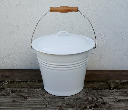 ホーロー バケツ ふた付 5リットル 白 585 – Heartful Country