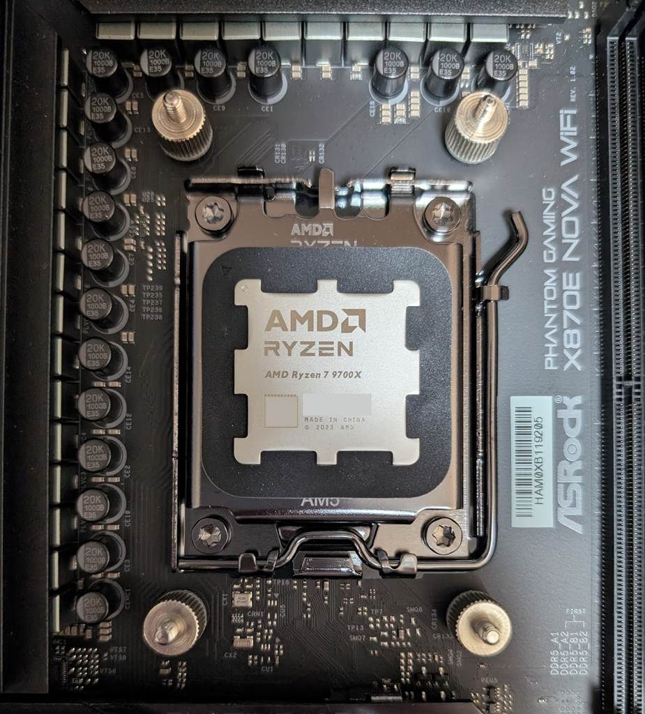 Ryzen 7 9700X ＆ X870E NOVA WiFiに更新。 | ゼトラの箱