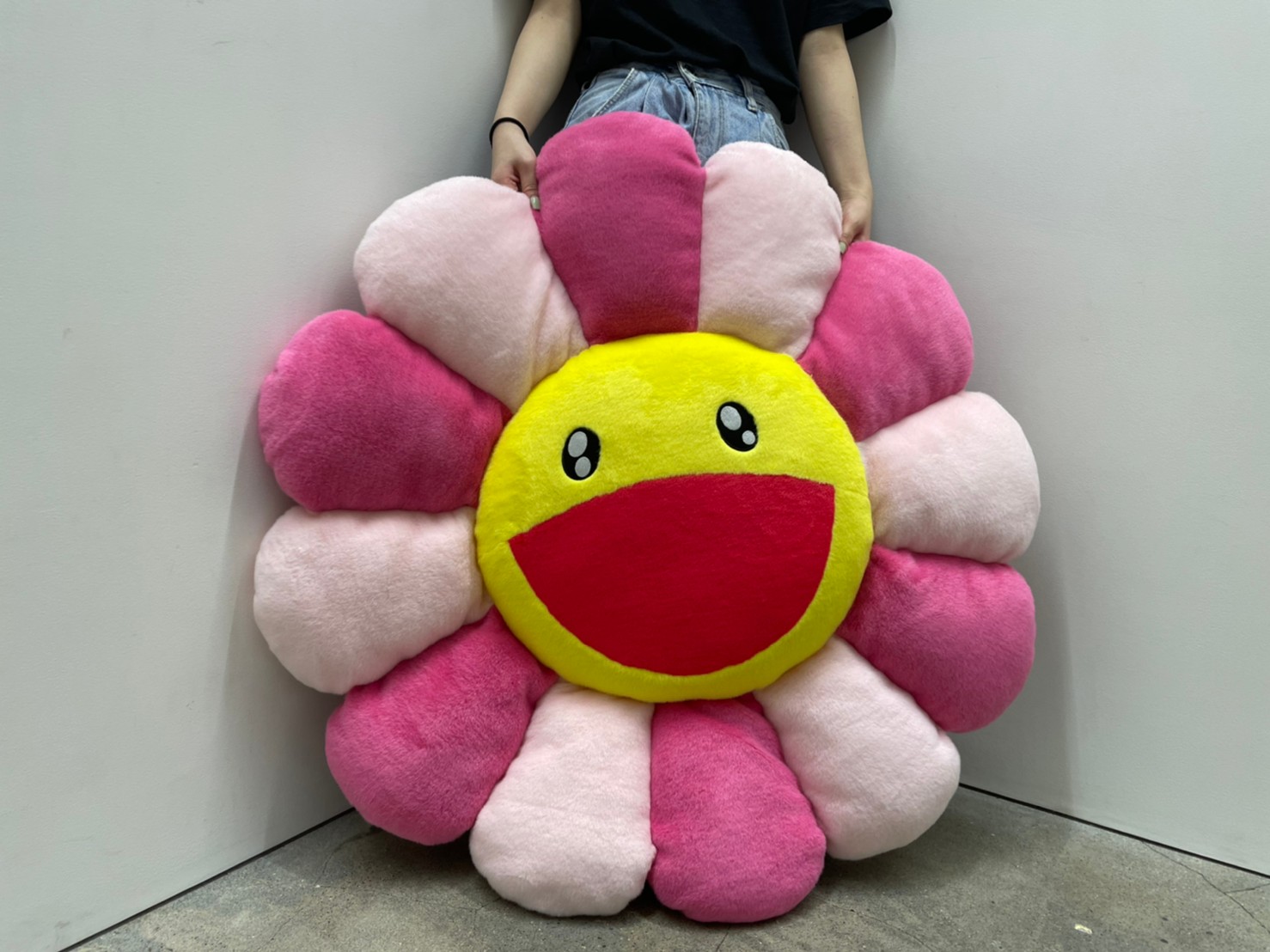 TAKASHI MURAKAMI kaikaikiki フラワークッションピンク 楽天市場