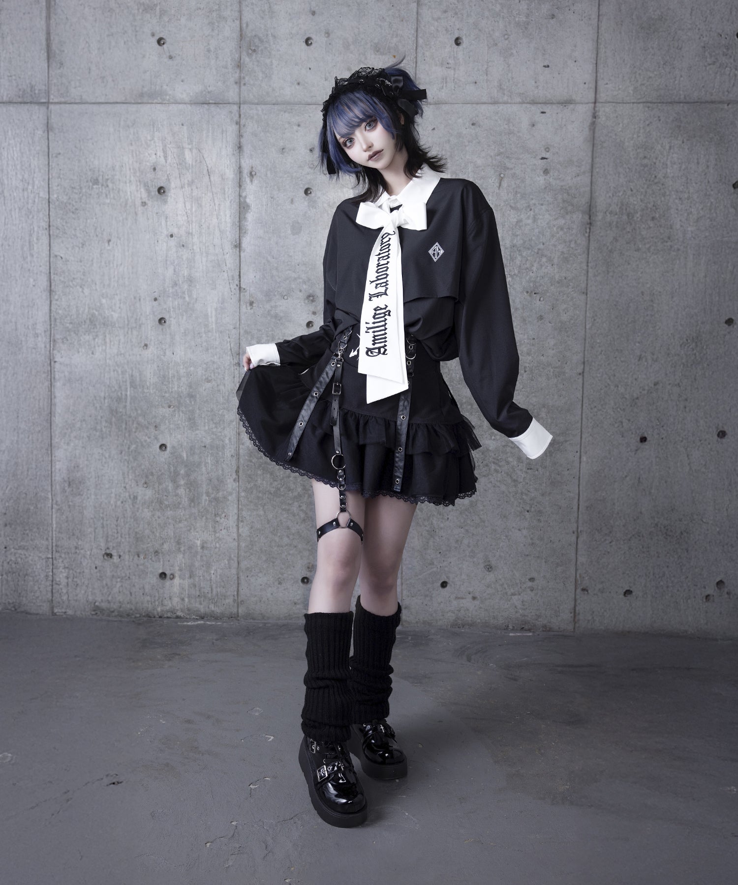 刺繍リボンネクタイ付きバイカラーシャツ– A AM STUDIO