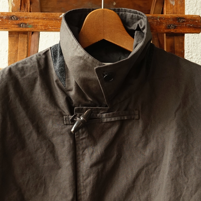 STILL BY HAND シンサレート中綿を入れたコットン素材のダッフルコート