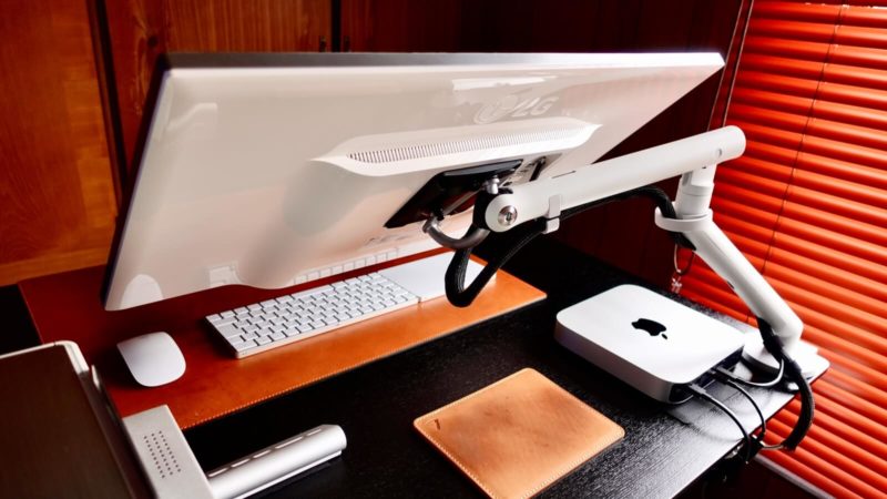 0238] インテリアと調和するモニターアーム ハーマンミラー Flo