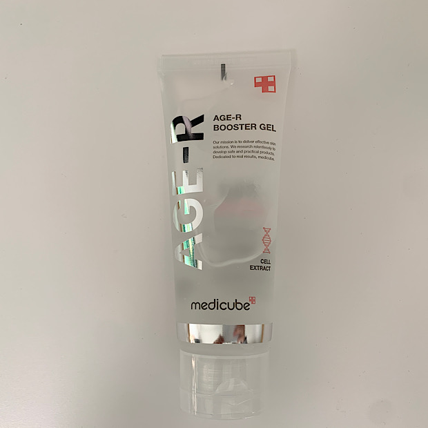 medicube（メディキューブ）EMSリフトアップ美顔器 AGE-Rの使用