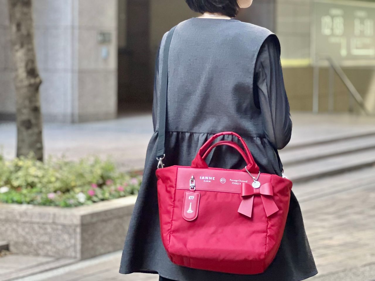 欠品カラー続出！撥水ナイロンの大好評バッグ「オペラ」をご紹介