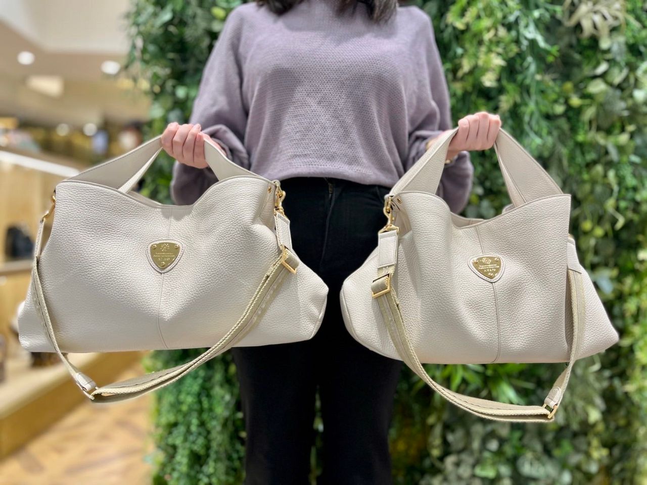 2大人気バッグ‼「elvy+（エルヴィプラス）」と「ウィークエンド