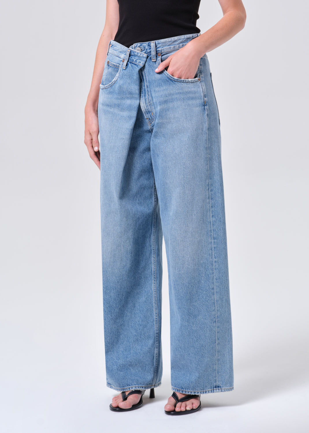 Vana Fold Jean (Weightless) in Mantra – AGOLDE