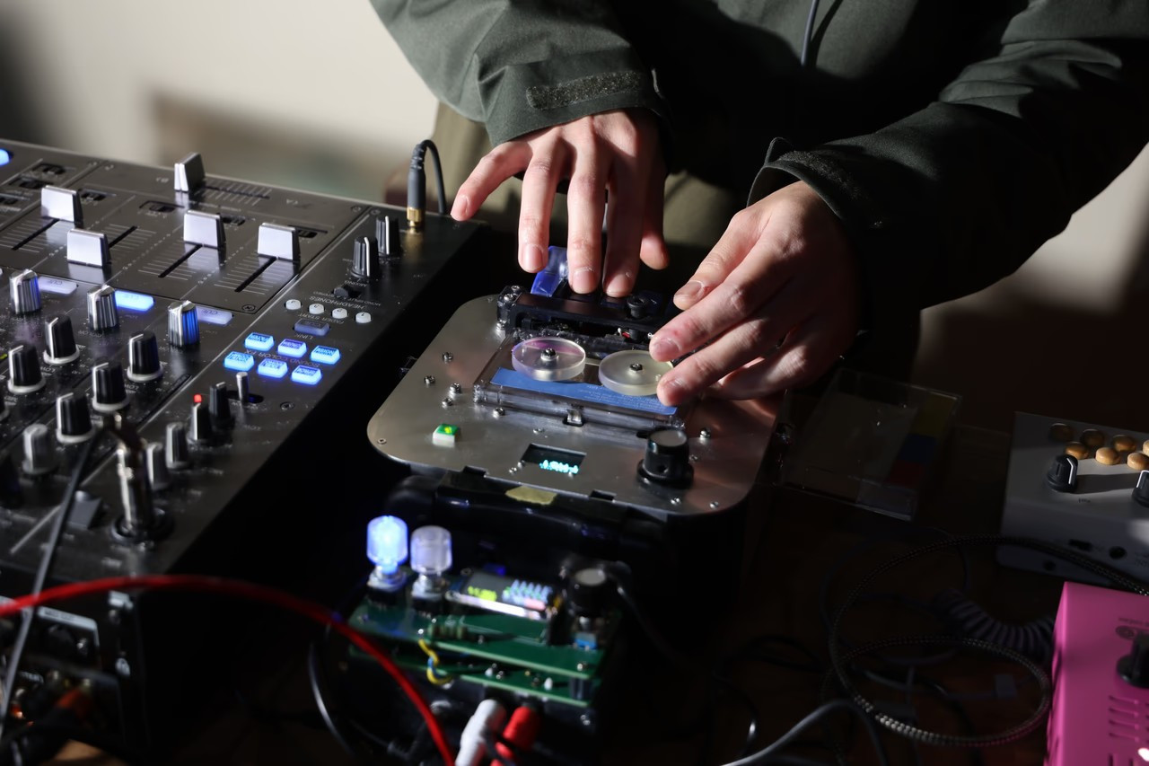 レトロ？最先端？｢カセットテープ｣でDJプレイ！その中身に迫る！｜CLUB