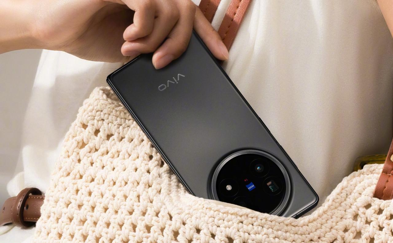 Vivo X Fold 5 – AD UK Tech Store