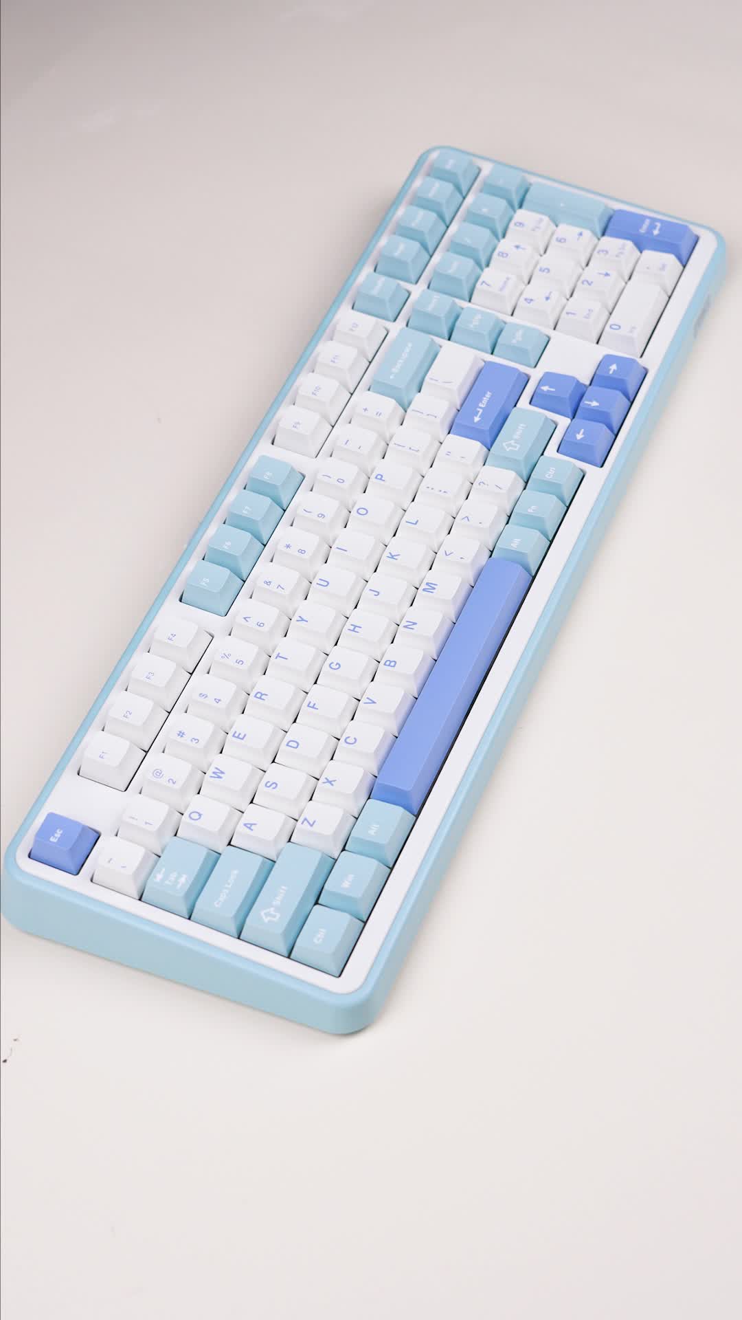 EPOMAKER TH99/TH99 Plus 96% QWERTY ANSI 有線/Bluetooth 5.0/2.4GHz