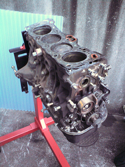 シリンダーヘッドを分離する – AE86に5バルブ4A-Gを載せてみる