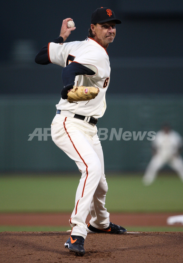 ランディ・ジョンソン ジャイアンツ入団後初登板で敗戦投手に 写真5枚
