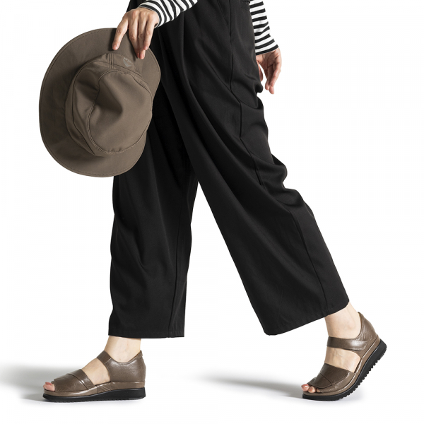 144かかと付きサンダル ダブルベルト | 外反母趾、足底筋膜炎を解決