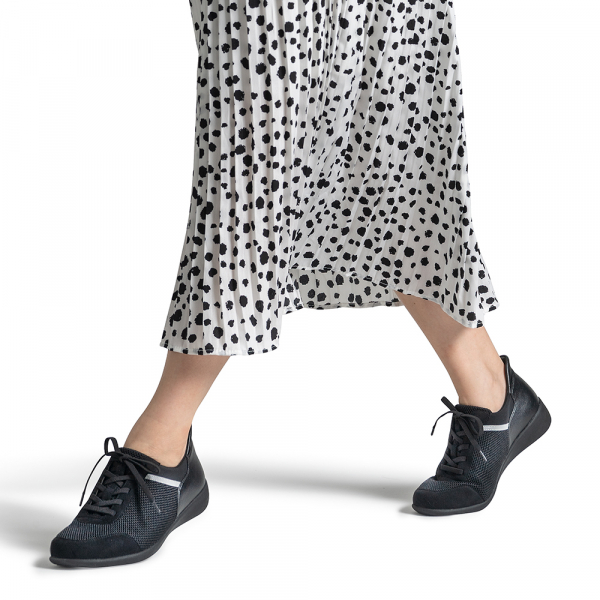 160膝楽スニーカー | AKAISHI 公式通販