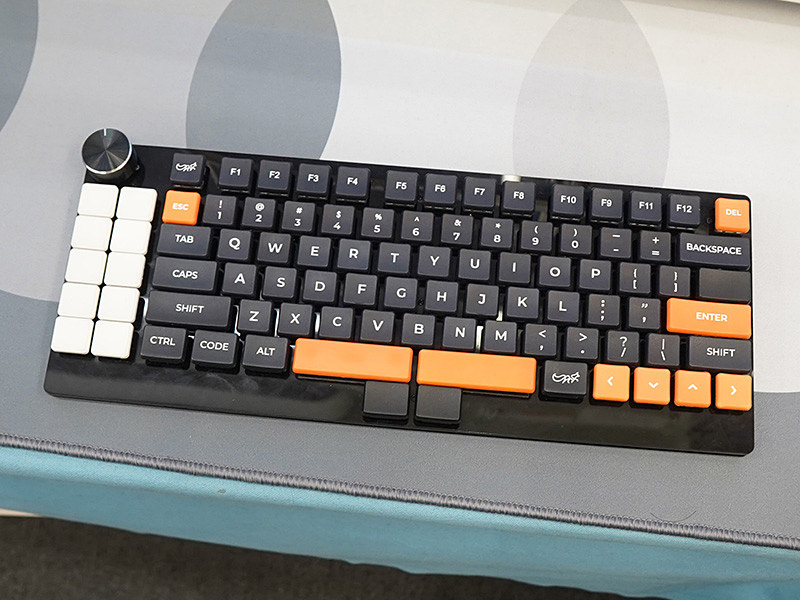 薄型キーボード自作キット「ALIEN88 Mk-II」が登場、ロータリー