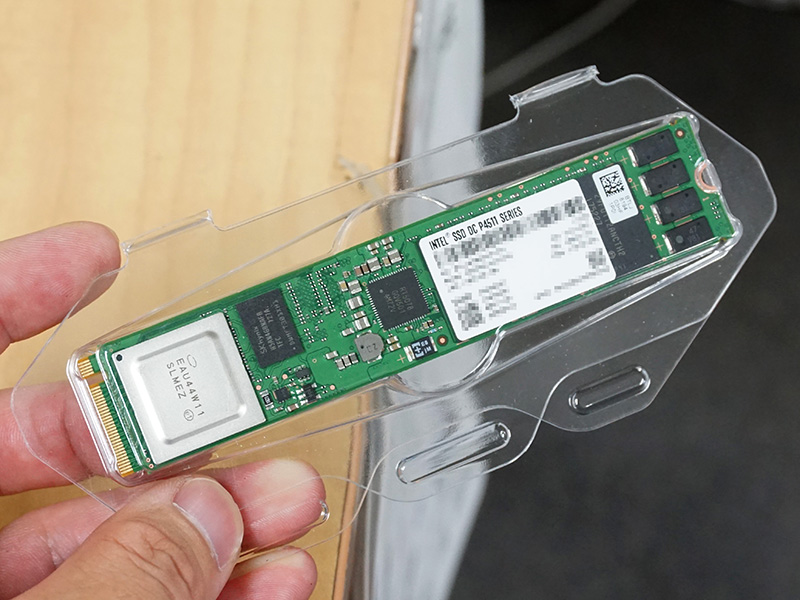 Intelのデータセンター向けM.2 SSD「DC P4511」が発売、64層TLC 3D