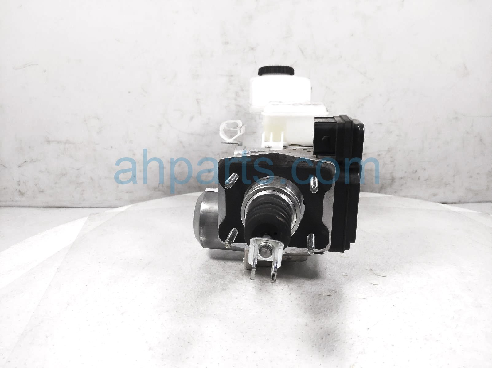 Sold 2024 Toyota Prius Power Booster Brake Master Cylinder W