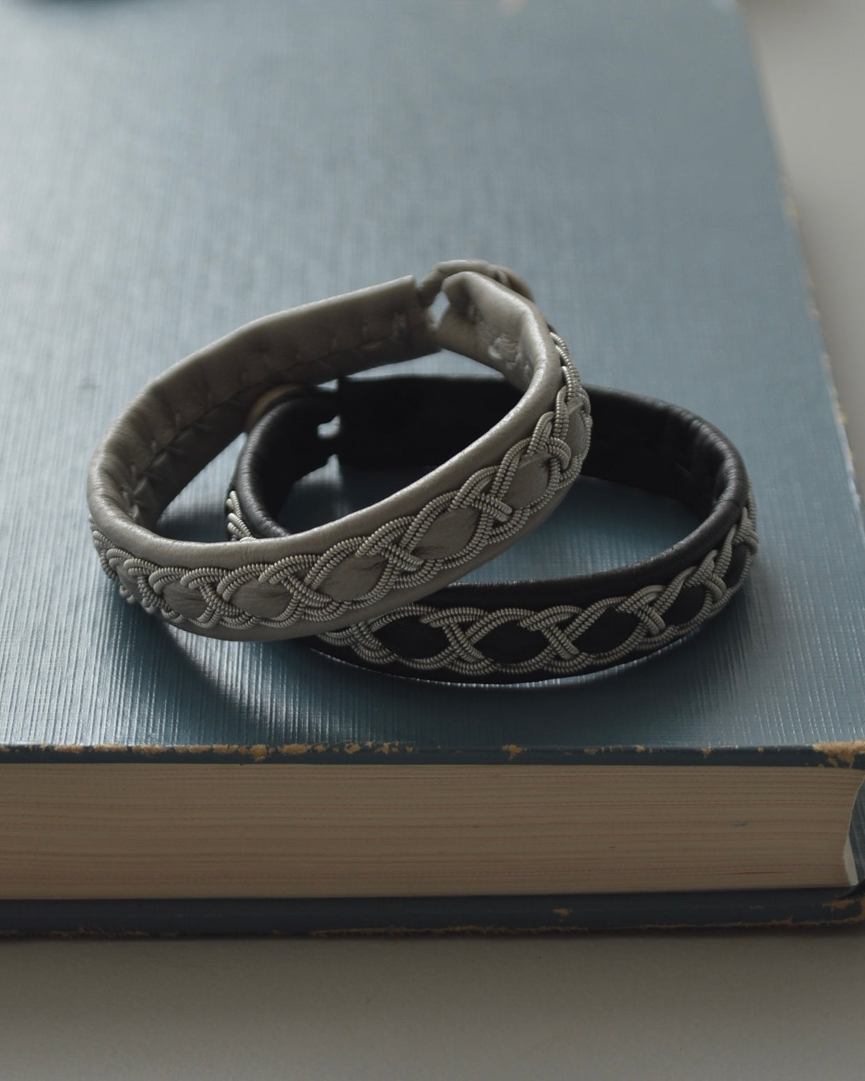 AINOA|ワイドブレスレット|ブラック|トナカイレザー|革製品