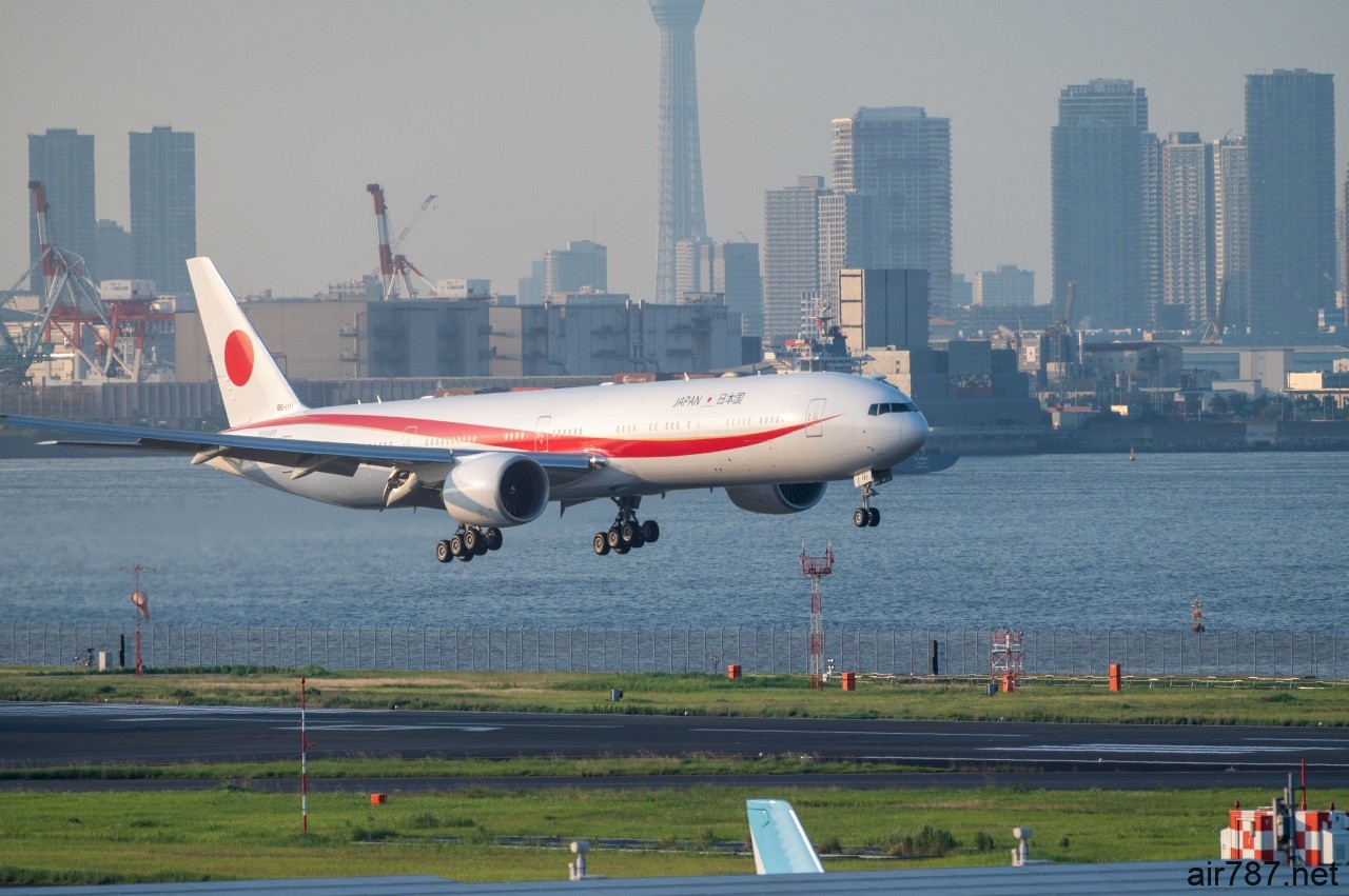 天皇皇后両陛下 イギリス親善訪問を終え政府専用機で羽田空港へ | iH別館