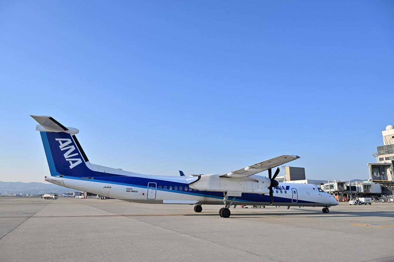 航空機・ヘリコプター ANA DHC-8-402Q Dash 8 JA855A JA805K - De
