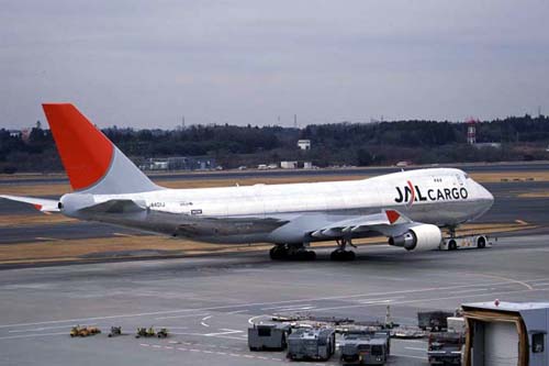 日本航空 太陽のアーク塗装 B747-446F JA401J ポリッシュドスキン 成田