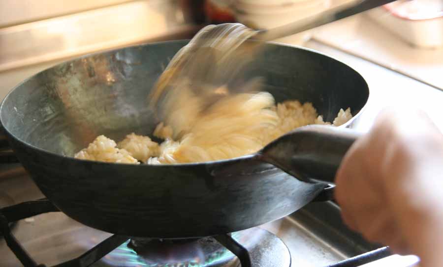 あなたに合わせて作れる、鉄フライパン | 板厚や深さも選んであなたが