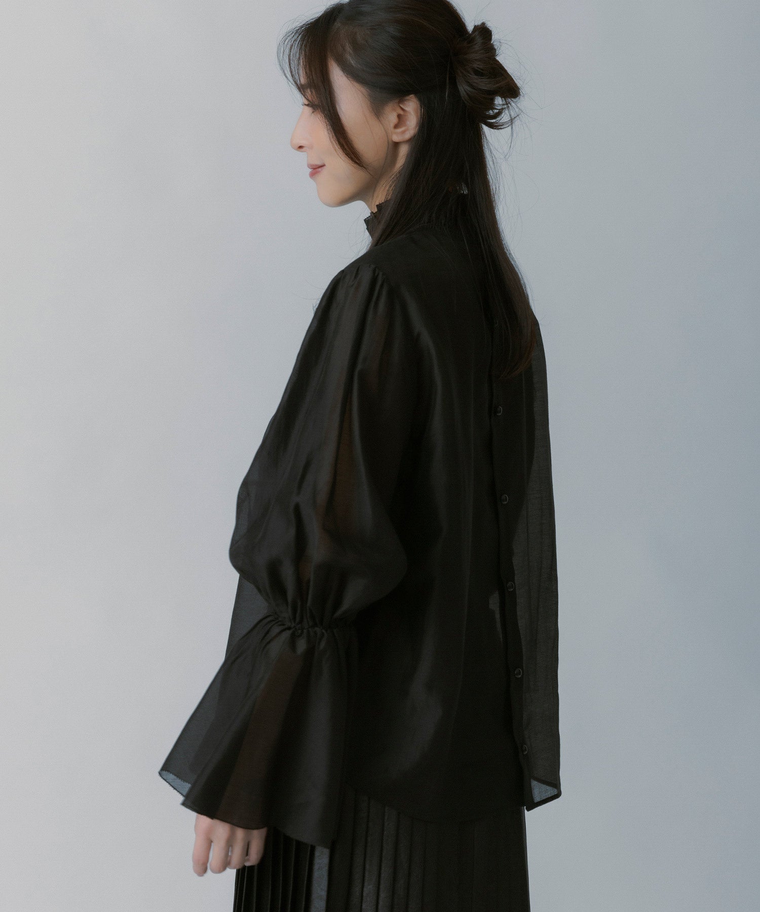 フレアスリーブ スタンドネックシアーブラウス【セレモニー