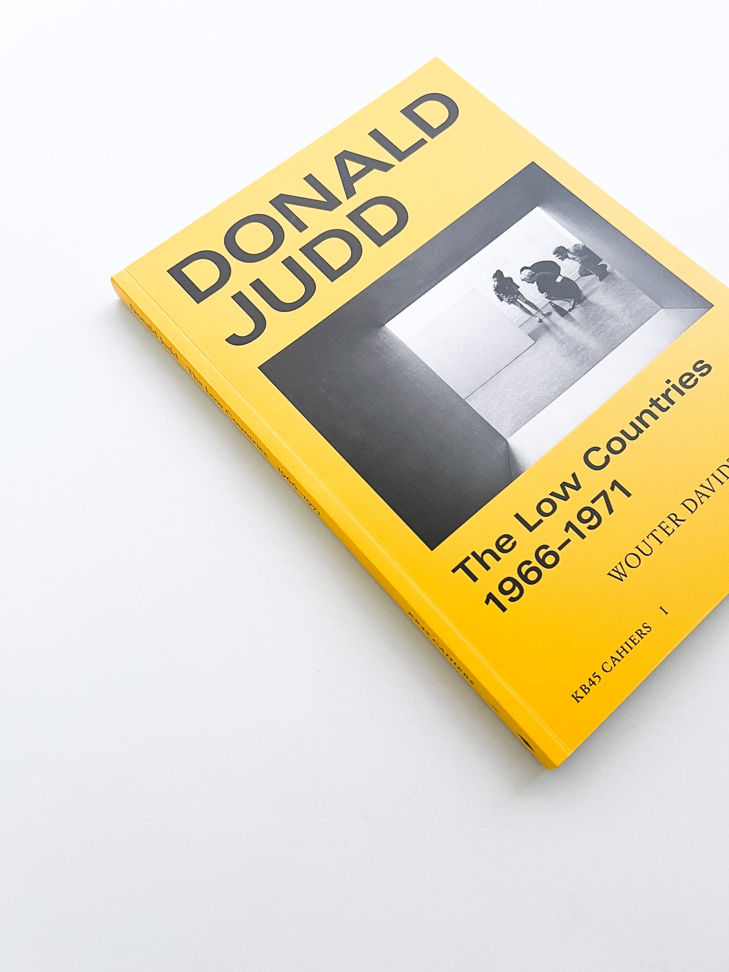 The Low Countries – 1966–1971 / Donald Judd - 本 屋 青 旗 Ao-Hata