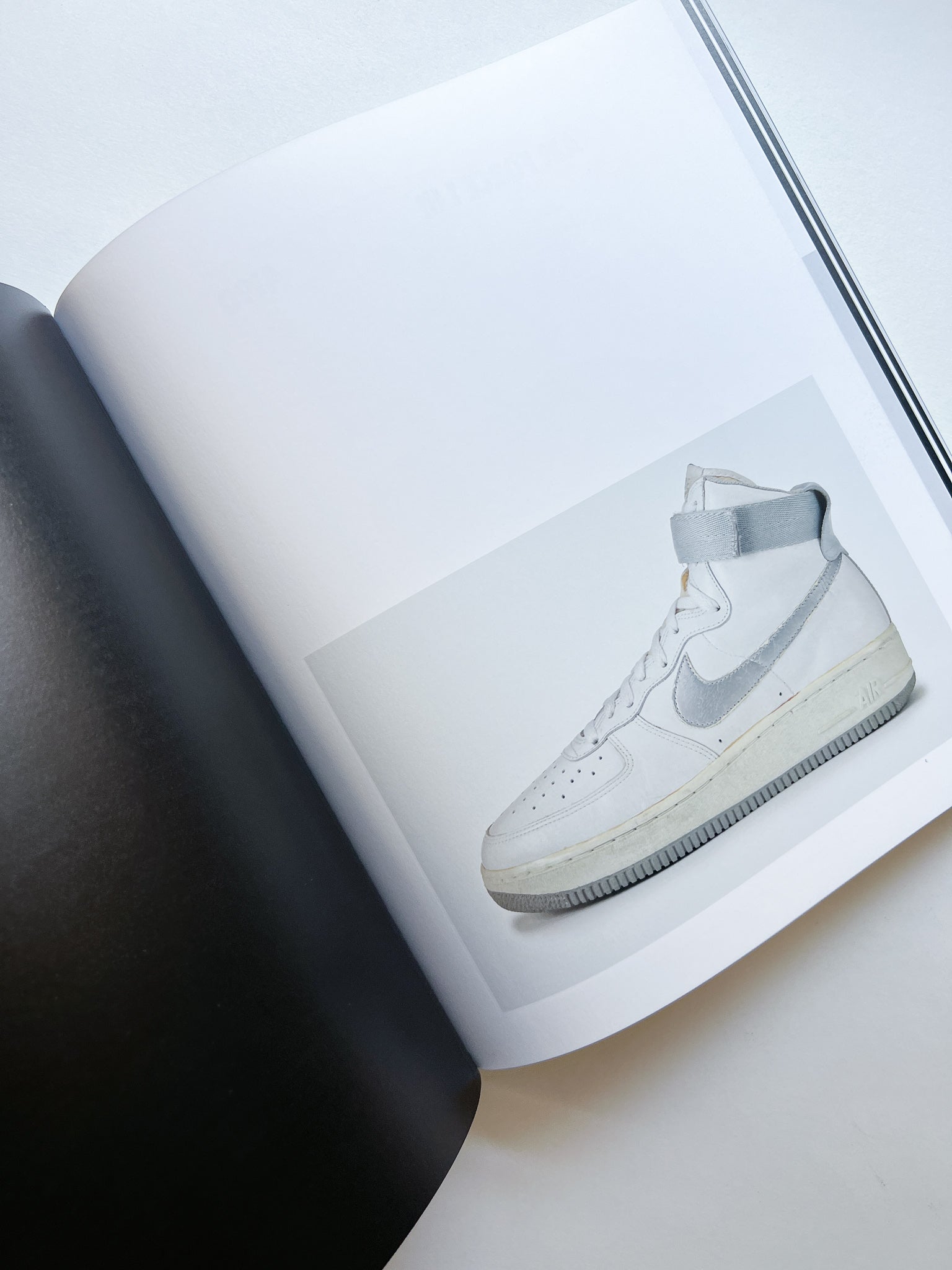 Virgil Abloh. Nike. ICONS - 本 屋 青 旗 Ao-Hata Bookstore