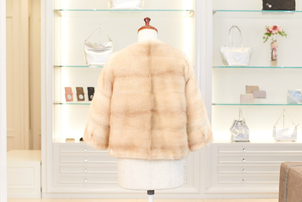 J-55 ノーカラーボレロジャケット（7~13号）横段、八分袖・袖口タック