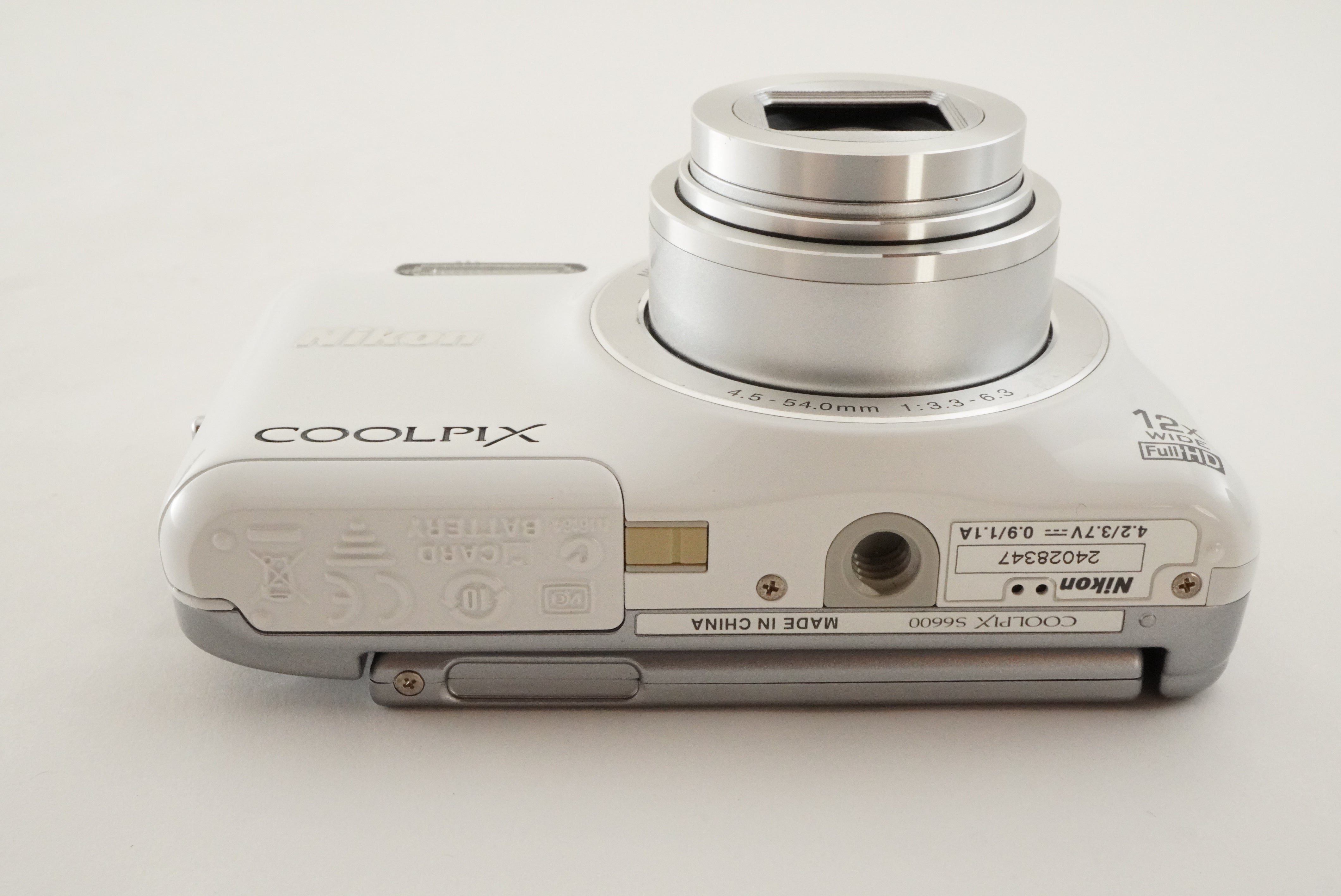 Nikon COOLPIX S6600 White With 4GB SDHC Card Digital Camera from