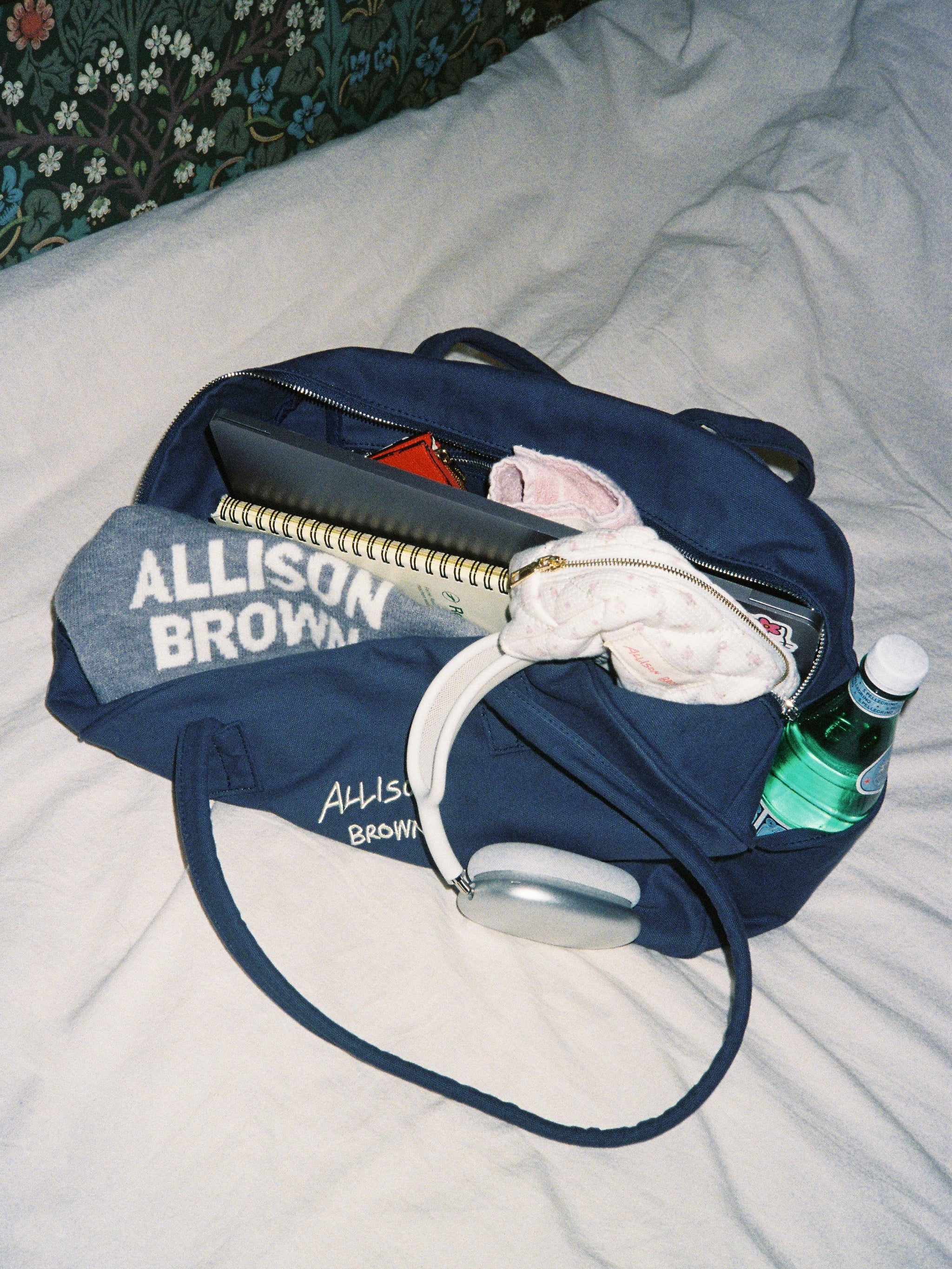 Holiday Canvas Bag – ALLISON BROWN