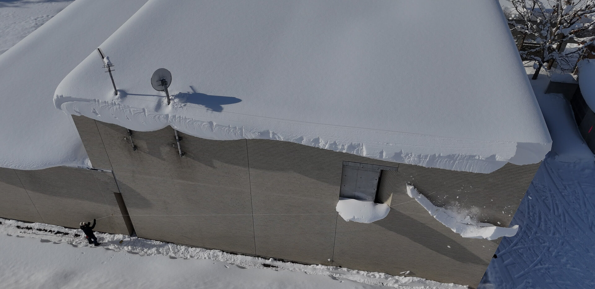 雪庇落としのナイアガラカット｜アルパインクリエイト｜北海道を代表