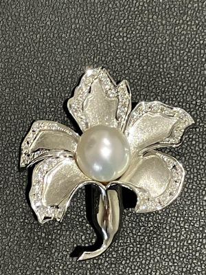 パールダイヤブローチ買取｜アルトル銀座店が東京都千代田区のお客様