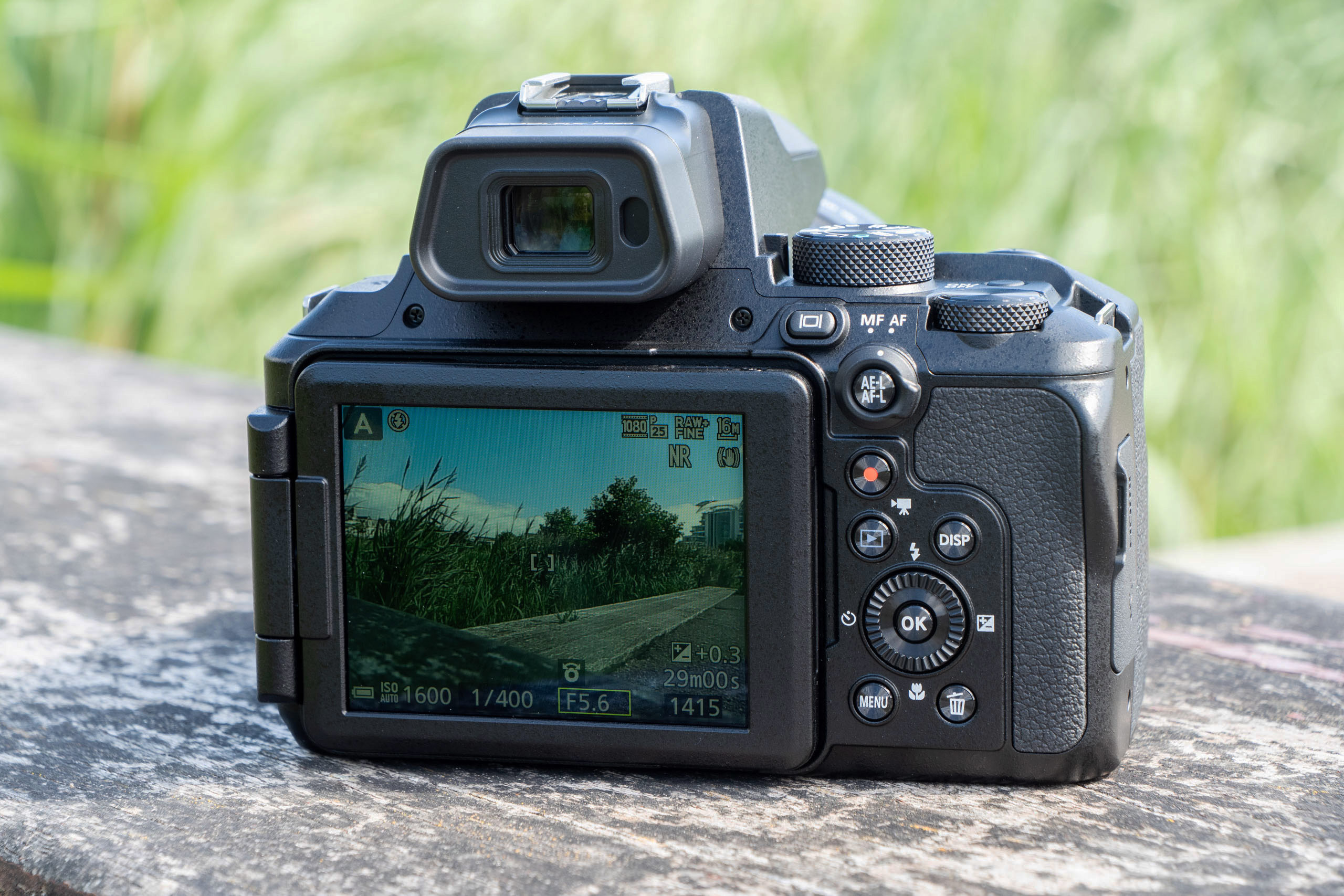Nikon Coolpix P950 Review – 83x zoom and DSLR style handling