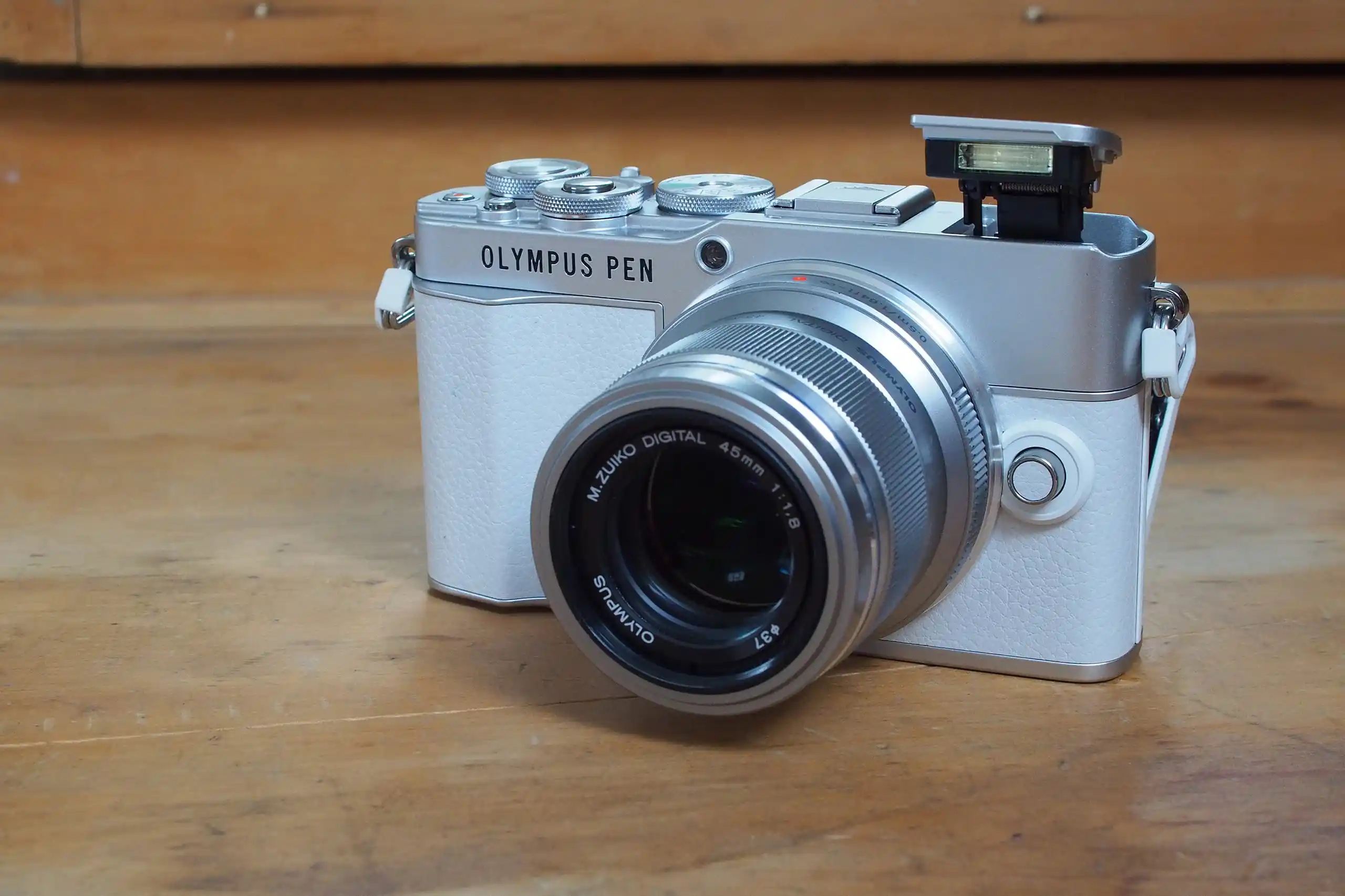 Olympus PEN E-P7 review - good looks with images to match