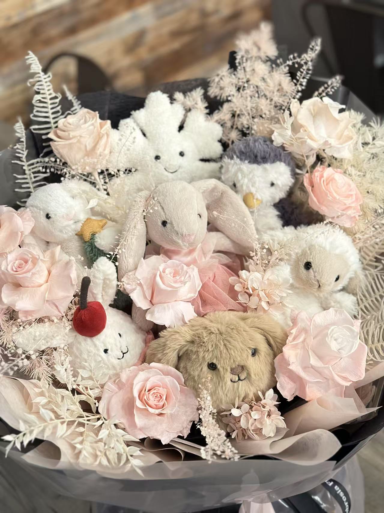 AFS's Pick Jelly Cat Bouquet – Ambrosia Floral Studio