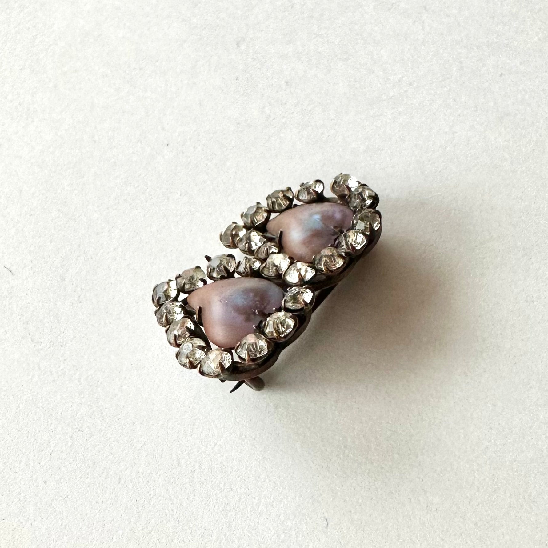 サフィレット ダブルハート ブローチアンティークアクセサリーの通販