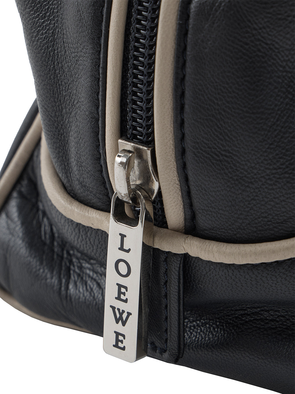 LOEWE ロゴ刻印ナッパレザーハンドバッグ