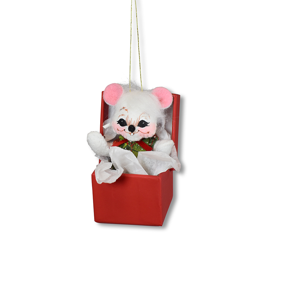 3in Yuletide Gift Mouse - Annalee Dolls