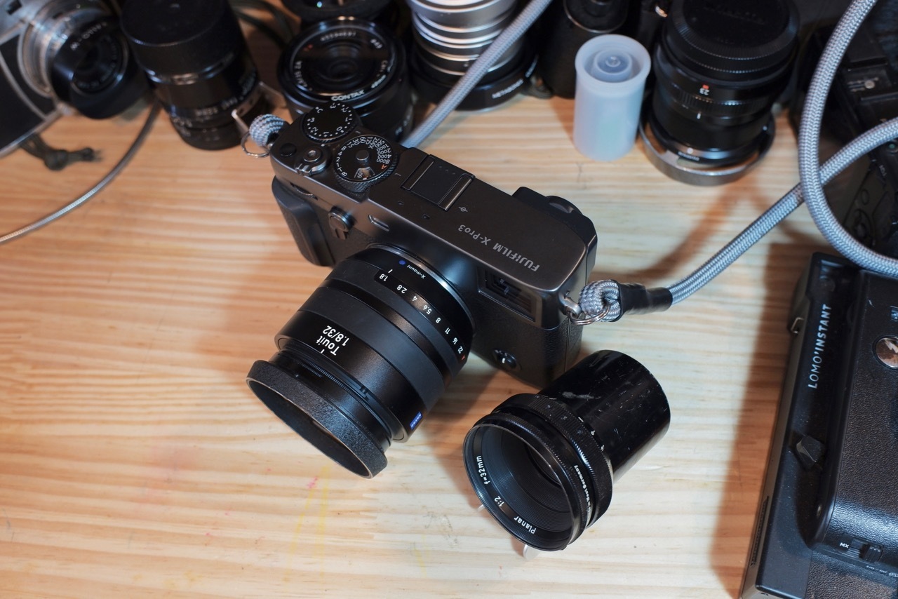 小菅散策』ZEISS Planar 1.8/32（Touit 1.8/32）＋ X-Pro3: 少年☆レンズ