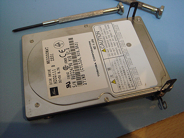 Libretto 20 (TOSHIBA) 1996年 178,000円 | 古いハードに囲まれて