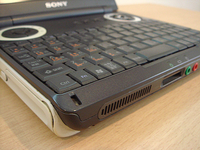 VAIO PCG-U101 (Sony) 2003年 | 古いハードに囲まれて since2011