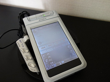 CLIE PEG-NR70（Sony) 2002年 | 古いハードに囲まれて since2011