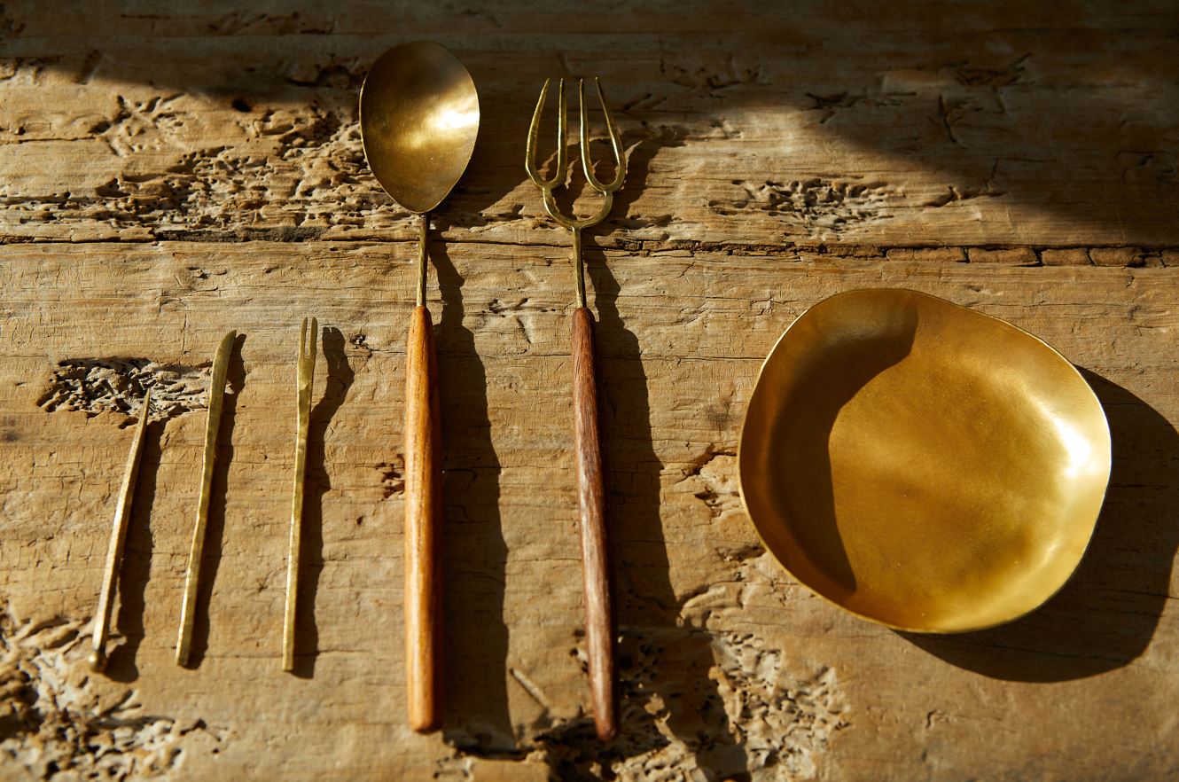 ヴィンテージを思わせる味わい 変化を楽しむ真鍮雑貨 -BRASS LABO