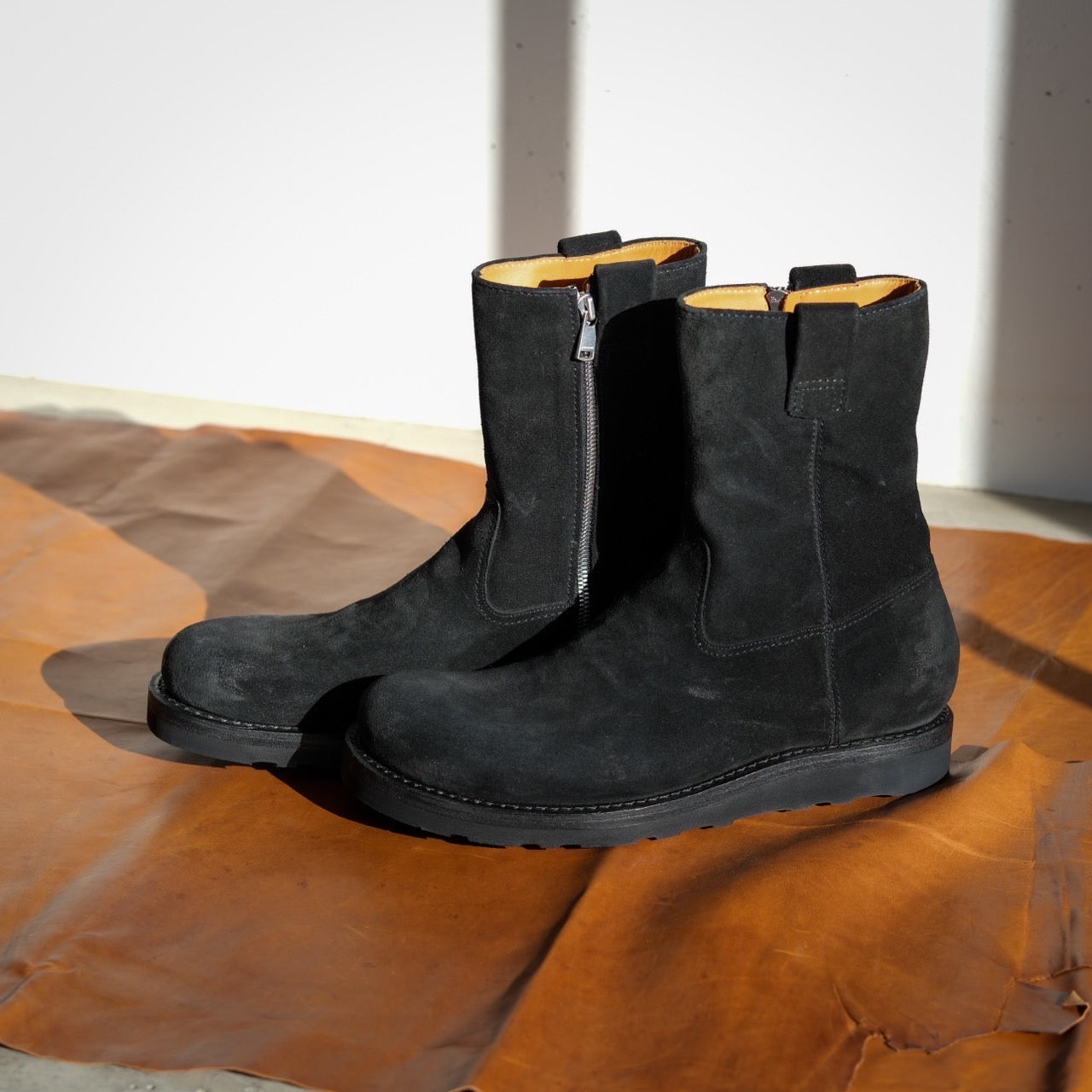 スタイルと実用性を兼ね備えたジップアップブーツ「nonnative - WORKER