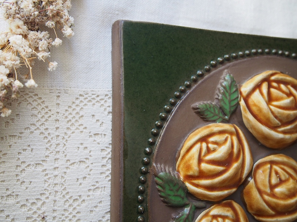 北欧ヴィンテージ Jie Gantofta 陶板／バラのモチーフ／Aimo