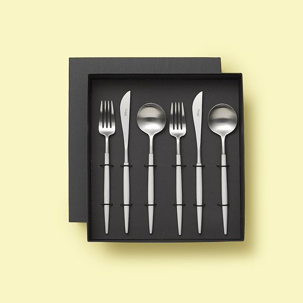 クチポール / GOA カトラリーセット ホワイト×シルバーを贈るなら