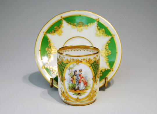 ドレスデン（絵付け）「ロココ調人物文様コーヒーカップ