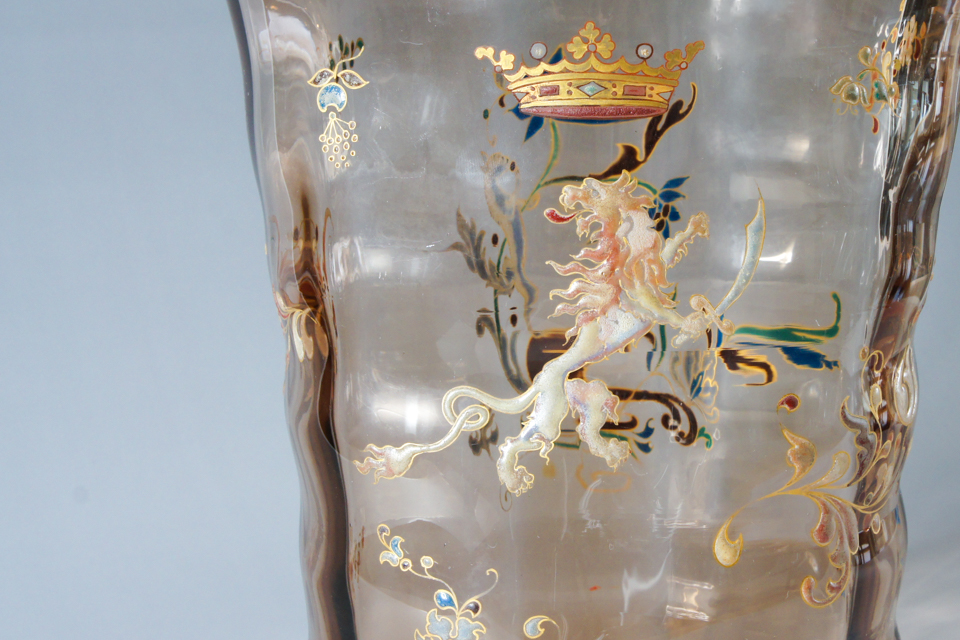 エミール・ガレ「獅子紋章花瓶」《アンティックかとう》